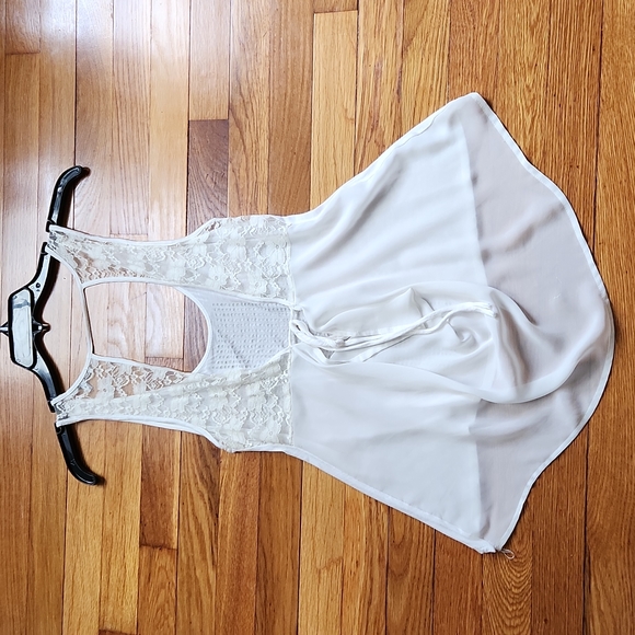 Cross Tank - Picture 2 of 4